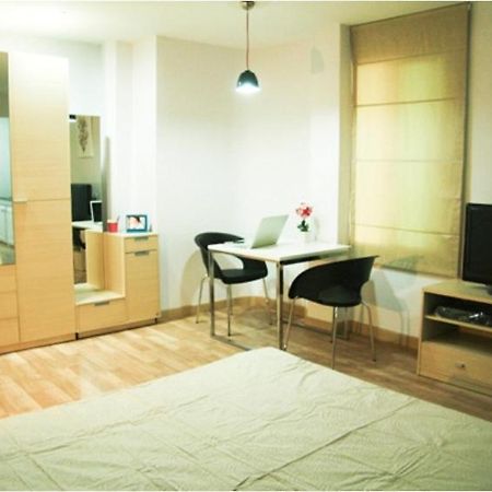 101 Sukhumvit Service Apartment Бангкок Номер фото